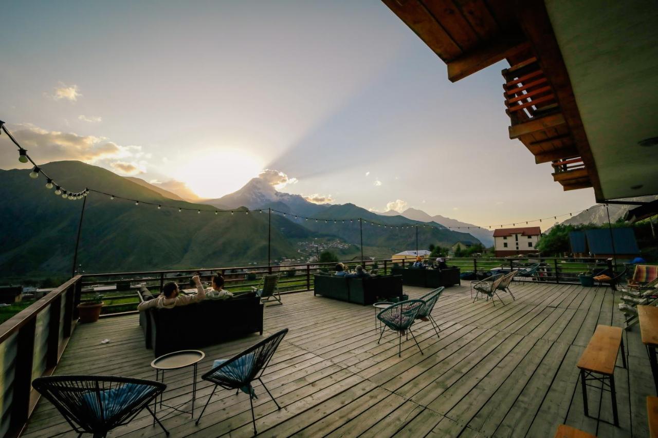 Alpenhaus Kazbegi Hotel & Restaurant Exterior foto