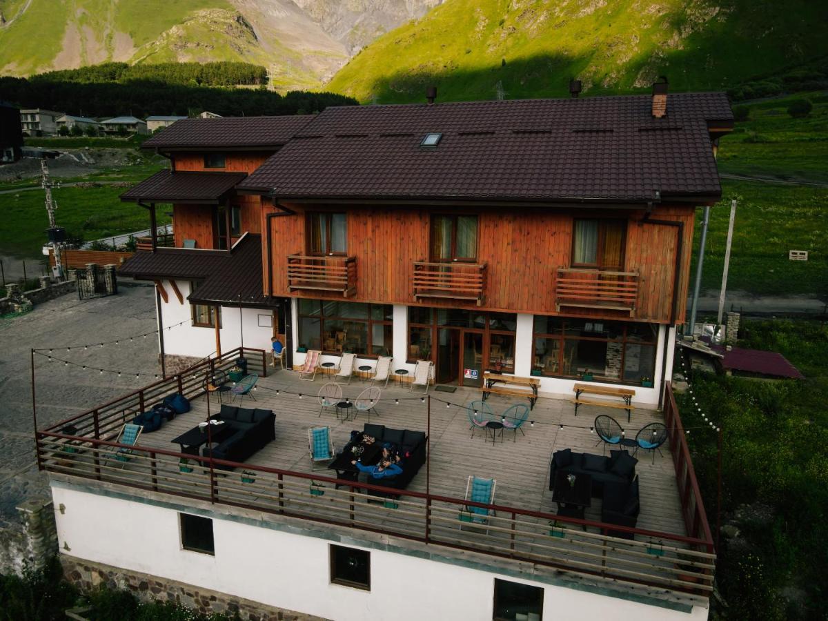 Alpenhaus Kazbegi Hotel & Restaurant Exterior foto