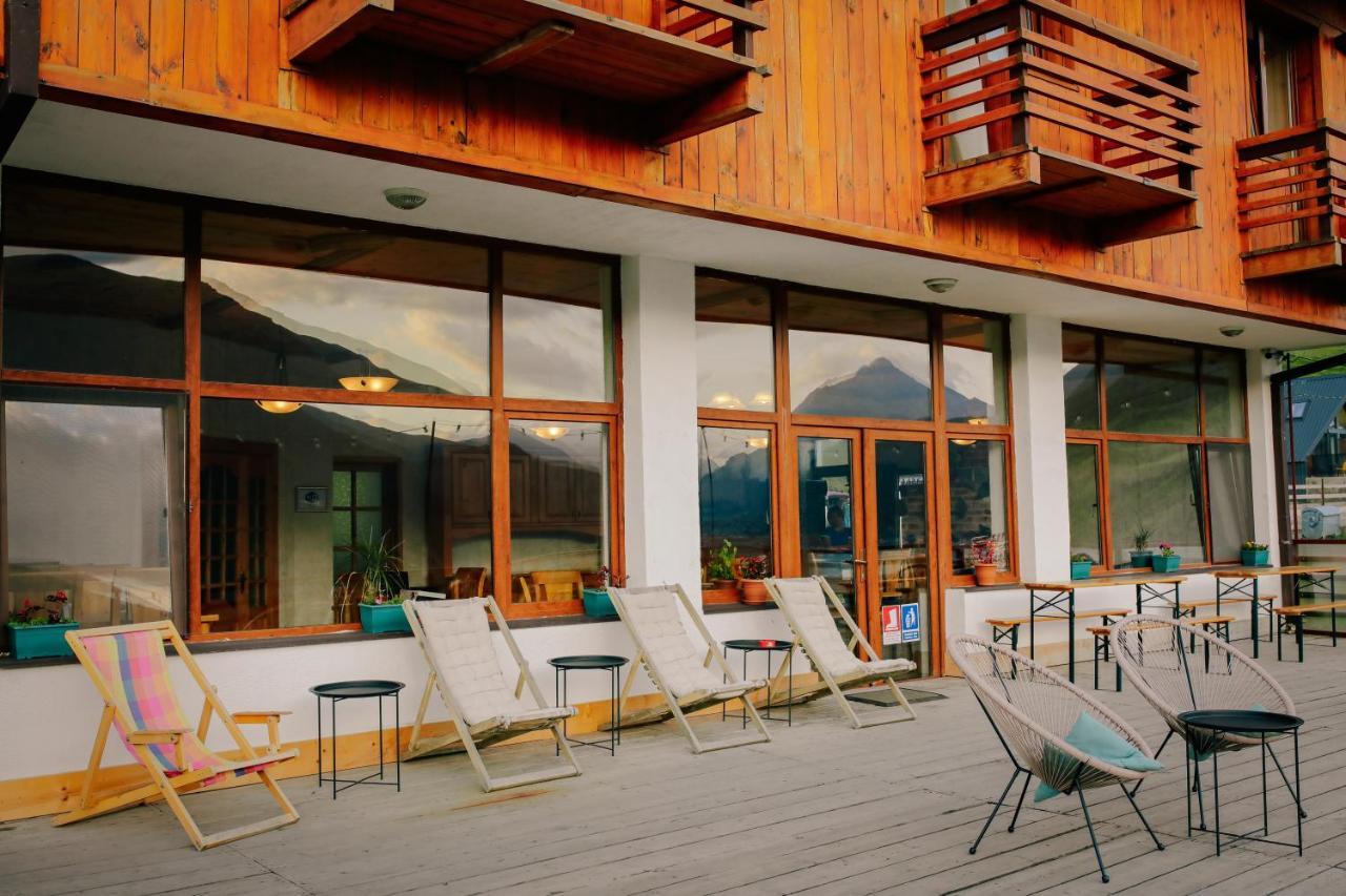 Alpenhaus Kazbegi Hotel & Restaurant Exterior foto