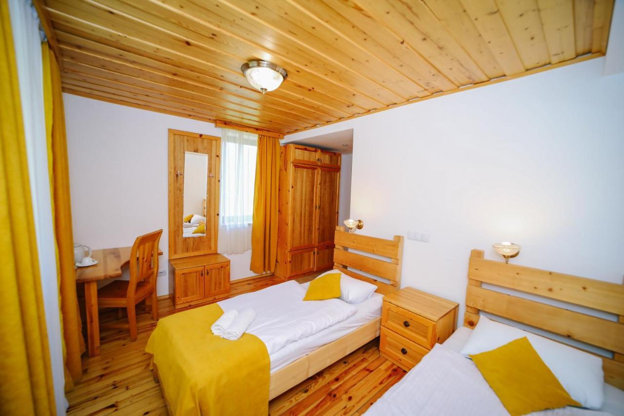 Alpenhaus Kazbegi Hotel & Restaurant Exterior foto