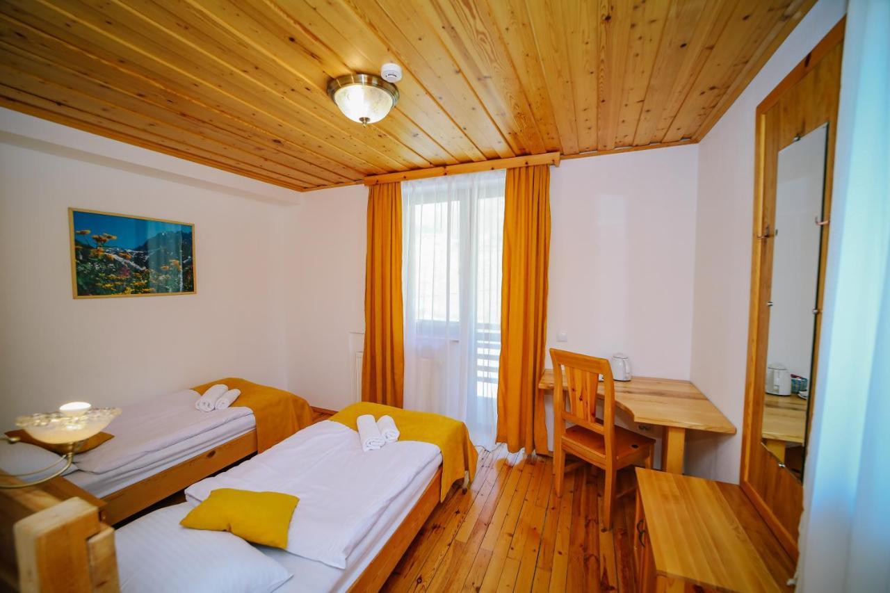 Alpenhaus Kazbegi Hotel & Restaurant Exterior foto