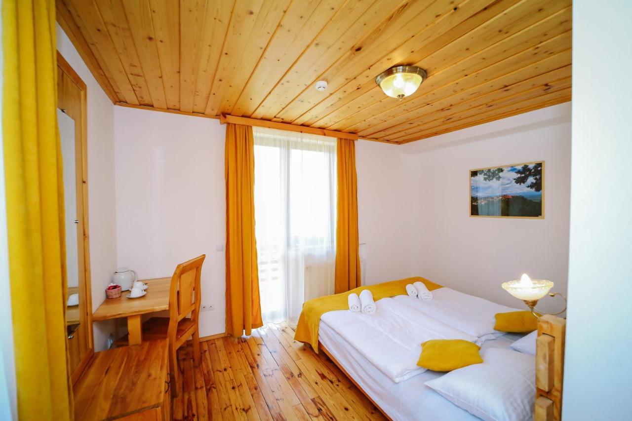 Alpenhaus Kazbegi Hotel & Restaurant Exterior foto