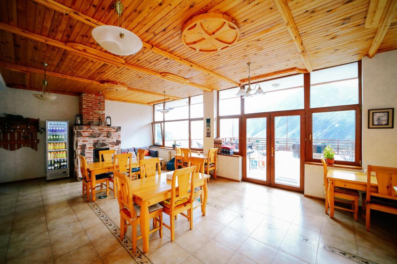 Alpenhaus Kazbegi Hotel & Restaurant Exterior foto